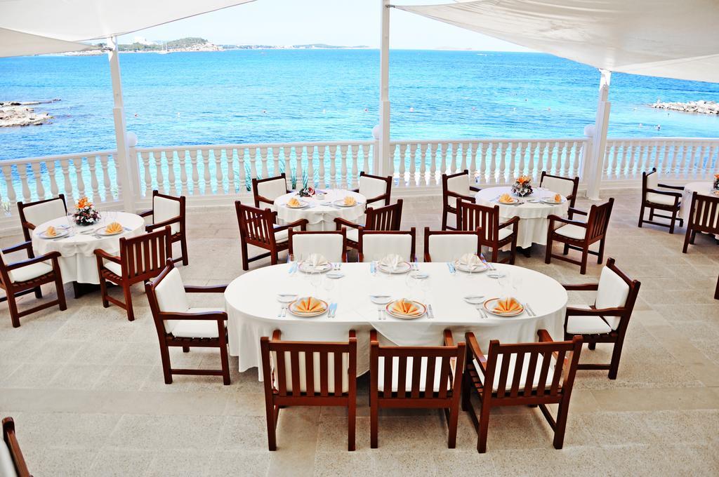 Grand Hotel Palladium Santa Eulalia del Río Esterno foto