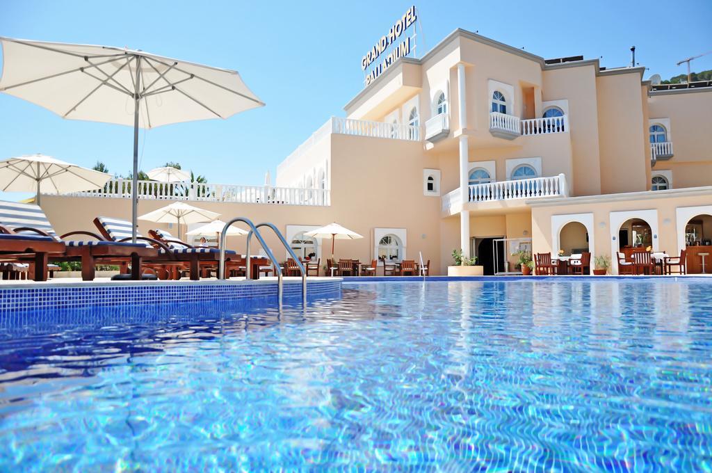 Grand Hotel Palladium Santa Eulalia del Río Esterno foto