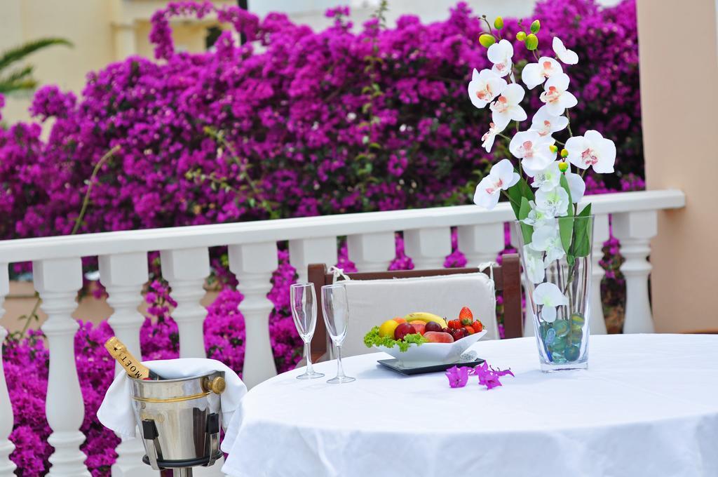 Grand Hotel Palladium Santa Eulalia del Río Esterno foto