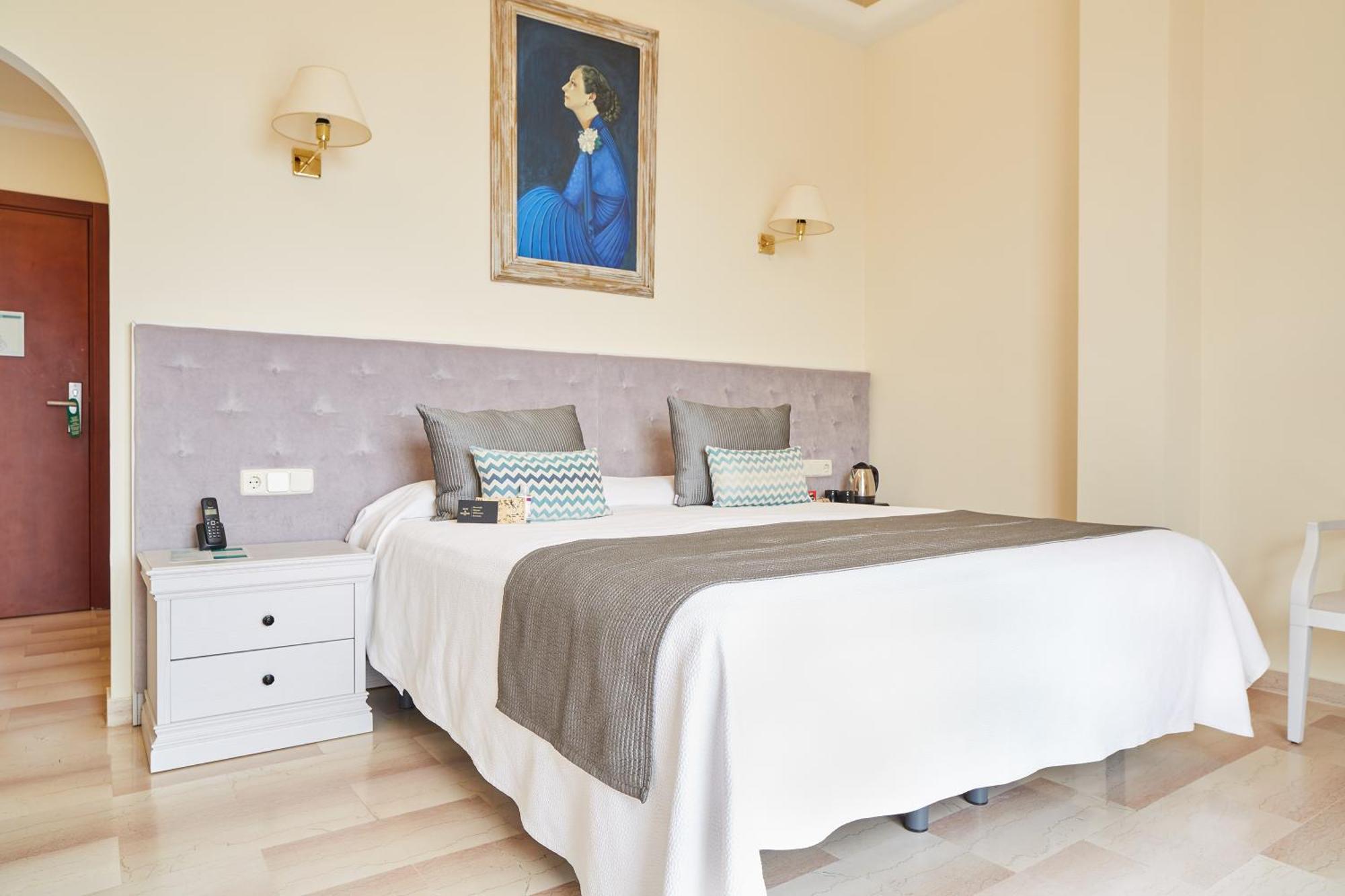Grand Hotel Palladium Santa Eulalia del Río Esterno foto