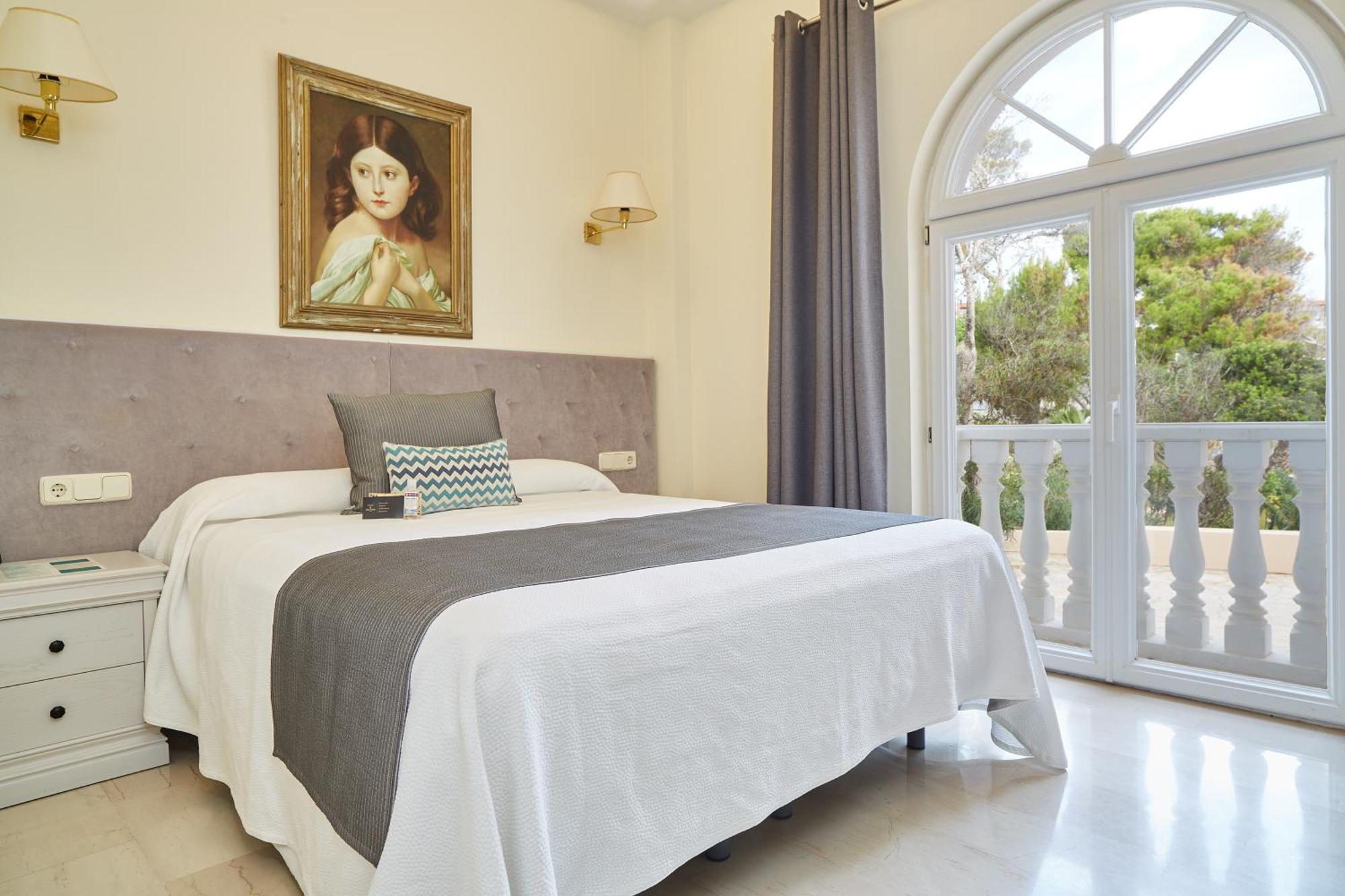 Grand Hotel Palladium Santa Eulalia del Río Esterno foto