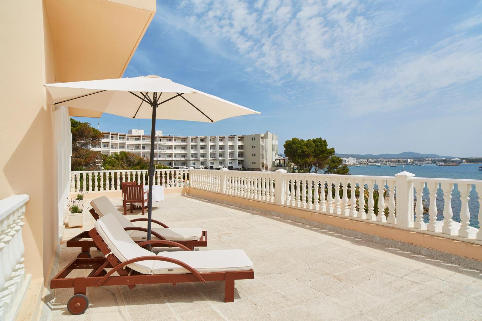 Grand Hotel Palladium Santa Eulalia del Río Esterno foto