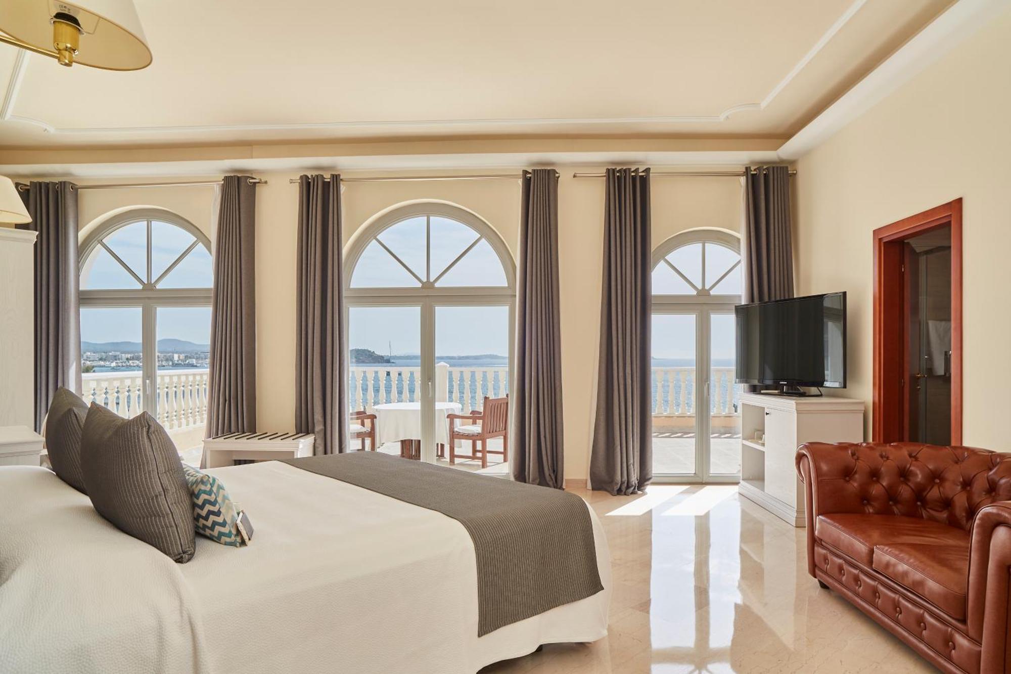 Grand Hotel Palladium Santa Eulalia del Río Esterno foto