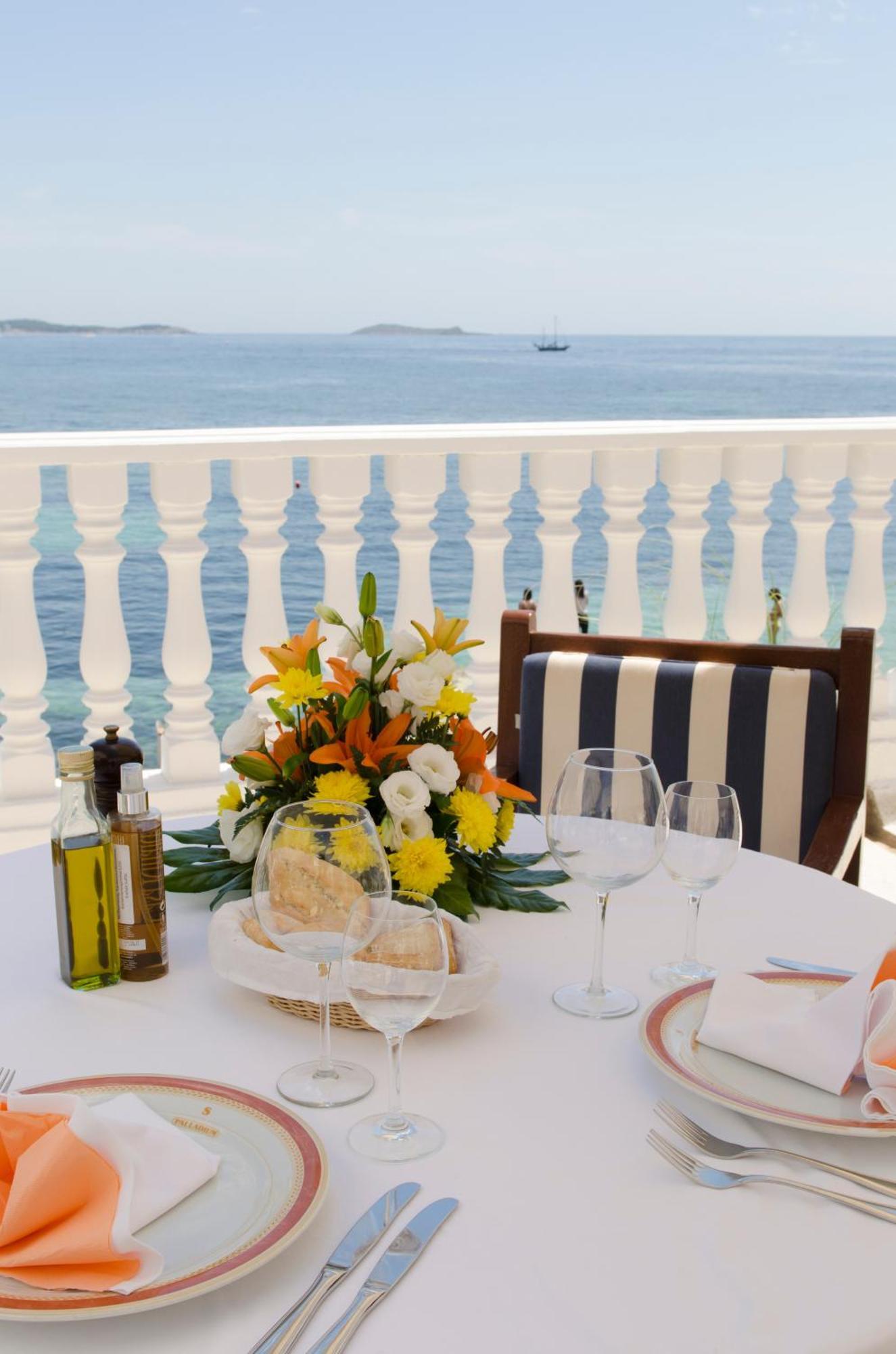 Grand Hotel Palladium Santa Eulalia del Río Esterno foto